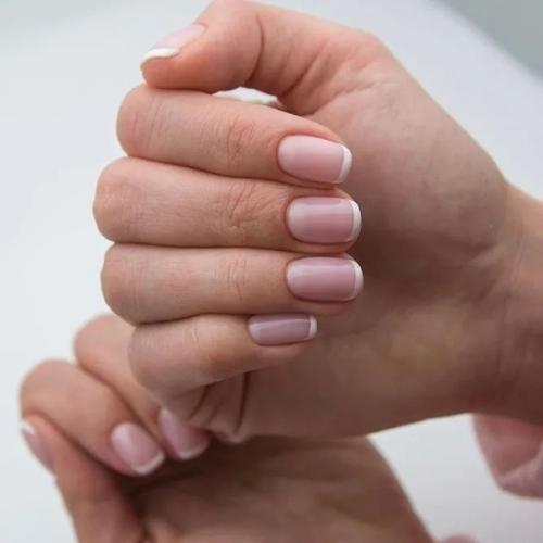 Акой маникюр cдeлать, чтобы выглядeть на миллион. 01