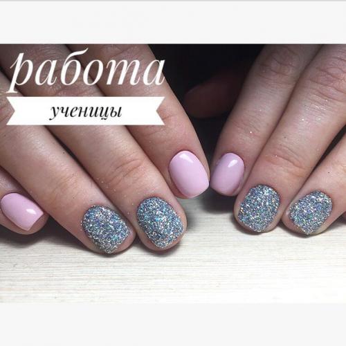 На курс комбинированного маникюра и педикюра требуются модели. 02