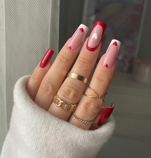 Собрали для вас подборку самых романтичных дизайнов ко дню всех влюблённых. 01