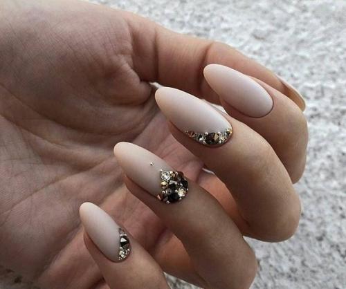 Гламурный дизайн лунок стразами. 04