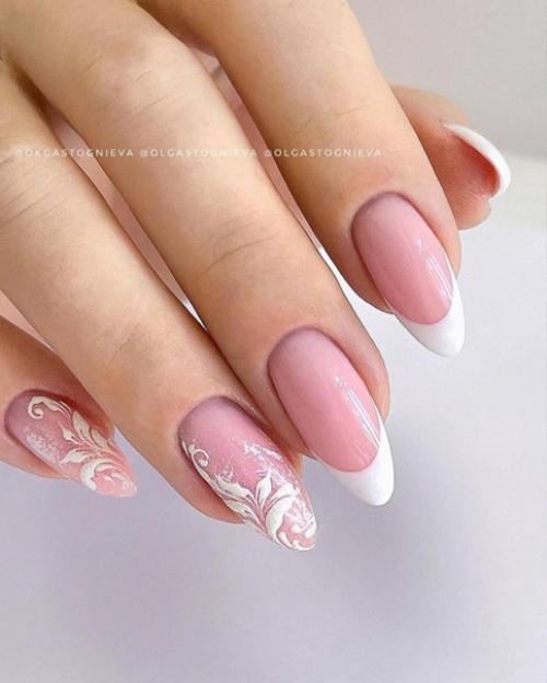 Я постоянно пишу о том, каким разным может быть френч и как он меняется в руках креативных мастеров. 06