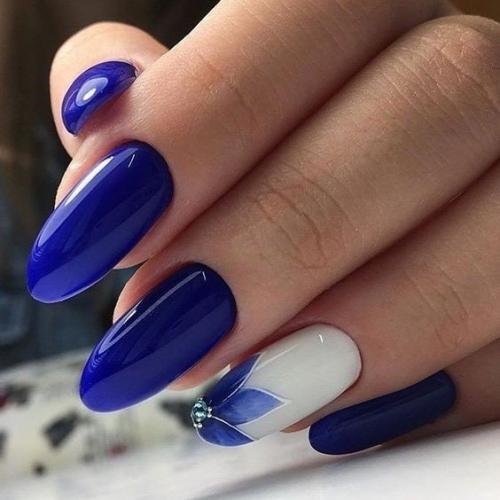 Стильные идеи синего маникюра на длинные и короткие ногти. 02