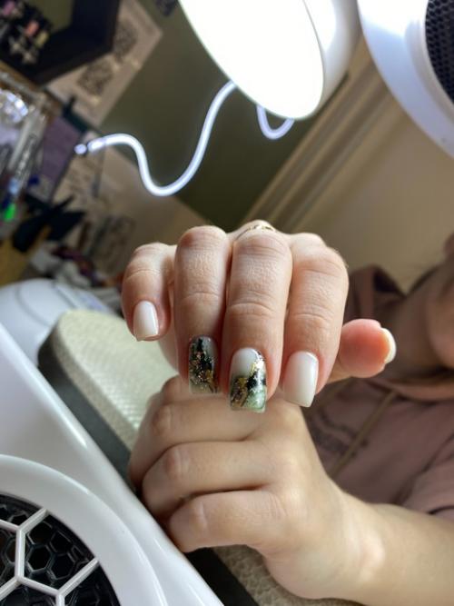 Ещё один совместный поход с моей младшенькой дочкой на маникюр к нашему мастеру. 02