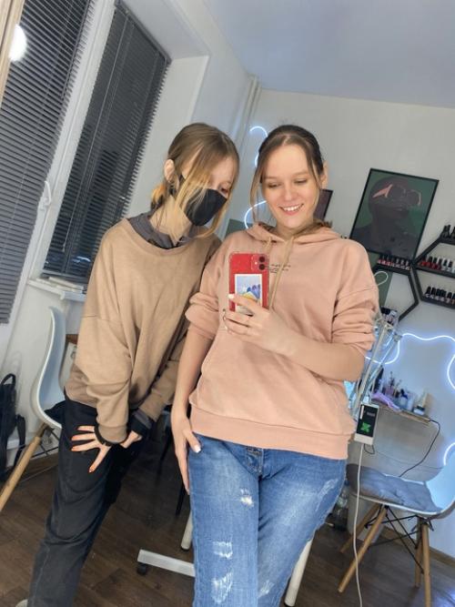 Ещё один совместный поход с моей младшенькой дочкой на маникюр к нашему мастеру. 01