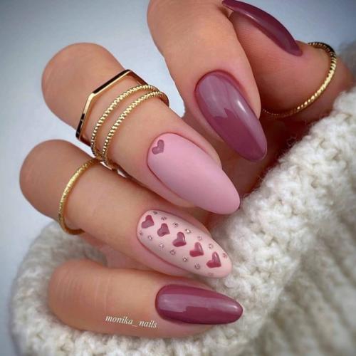 Несколько красивых фото идей розового маникюра с дизайном для длинных ноготков. 04