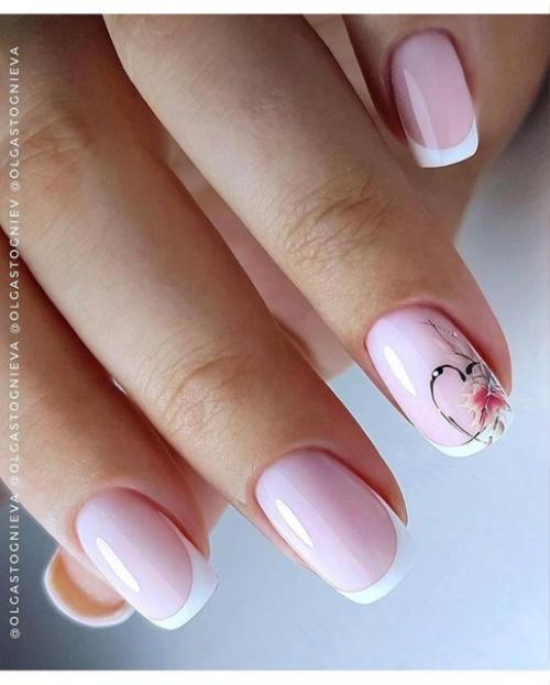 Я постоянно пишу о том, каким разным может быть френч и как он меняется в руках креативных мастеров. 07