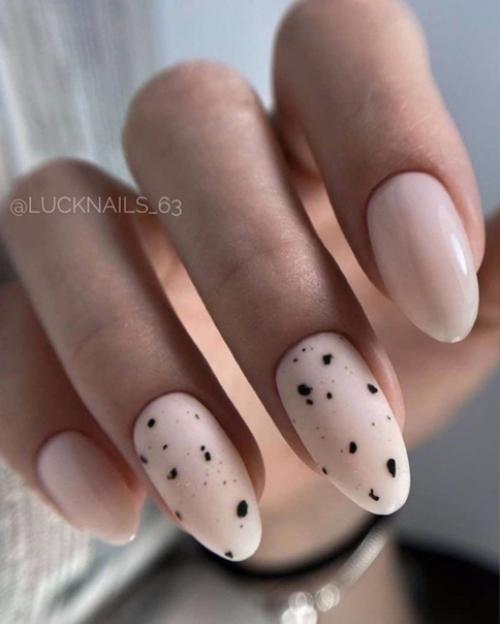 Мы разбираем свежие идеи для ноготков. 06