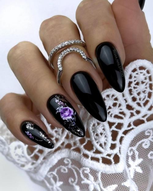 Черный цвет обладает необъяснимым магнетизмом - он буквально притягивает к себе взгляды. 03