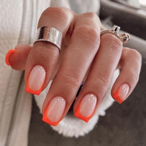 Оригинальный вариант френча можно было увидеть на шоу Oscar de la Renta. 02