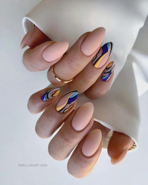 Матовые ноготки всегда обладают магнетической притягательностью - так и хочется потрогать их вельветовую поверхность. 01