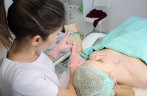 Всех косметологов с профессиональным праздником - днем косметолога! 02