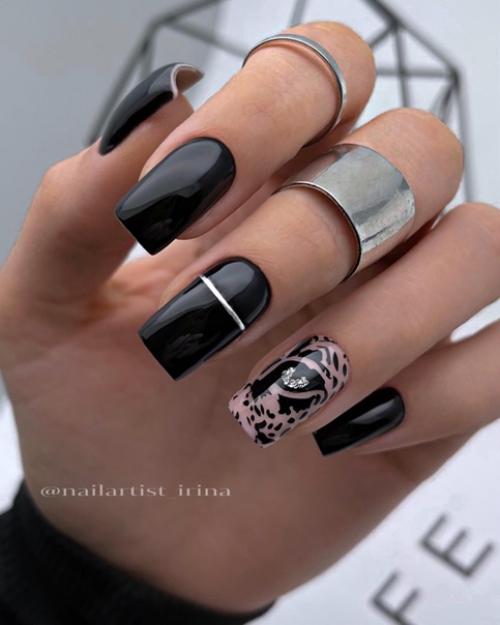 Черный цвет обладает необъяснимым магнетизмом - он буквально притягивает к себе взгляды. 04