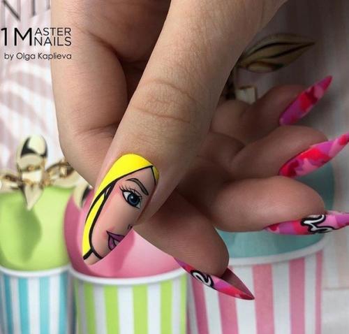 Маникюр Девушка на Ногтях. 02