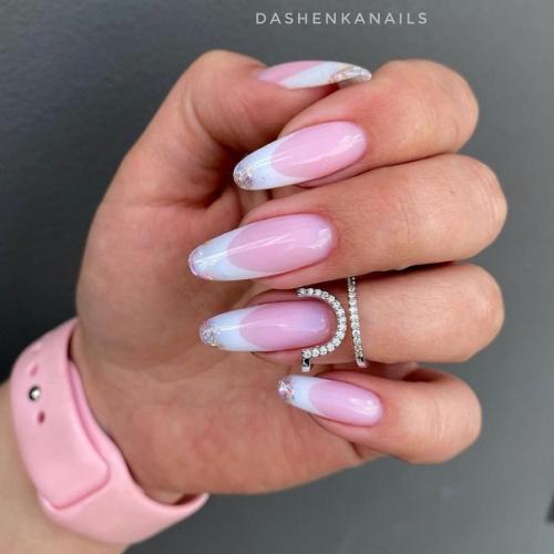 Оригинальный вариант френча можно было увидеть на шоу Oscar de la Renta. 03