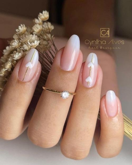 Маникюр - это не только способ выглядеть ухоженной и стильной, но и проявление заботы о своем здоровье. 02