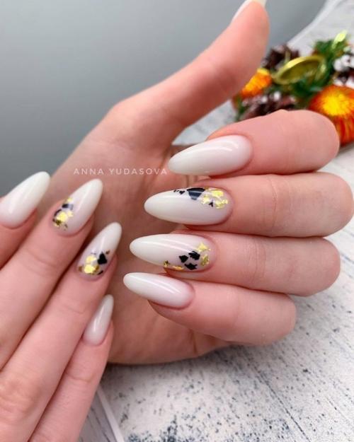 Идеи молочного маникюра. 06