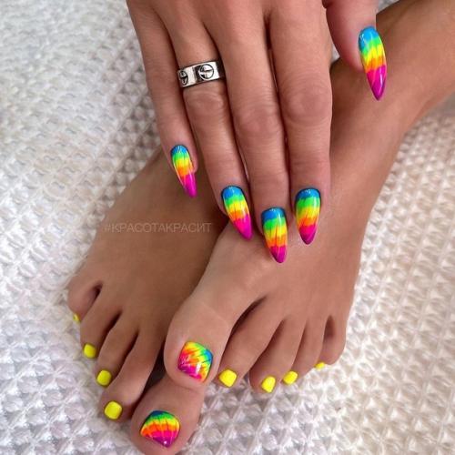 Маникюр и педикюр в одном стиле. 10. 05