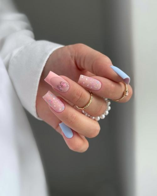 Каруселька с подборкой весенних дизайнов со слайдерами на квадратную форму ногтей. 01