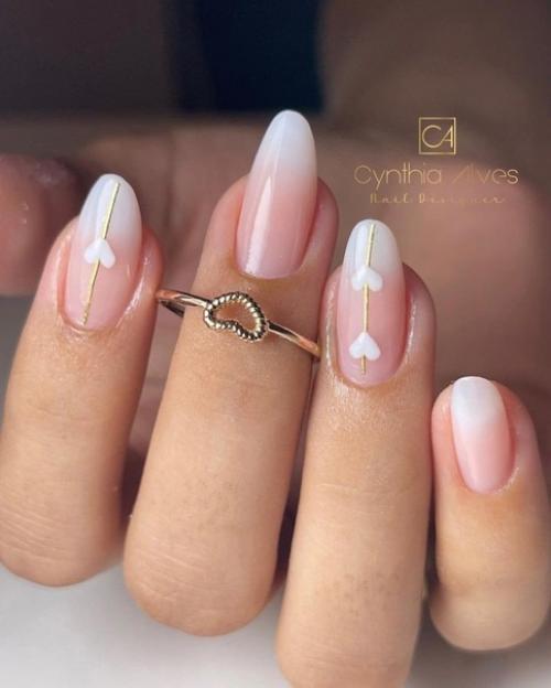 Маникюр - это не только способ выглядеть ухоженной и стильной, но и проявление заботы о своем здоровье. 01