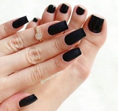 Маникюр и педикюр в одном стиле. 10. 04