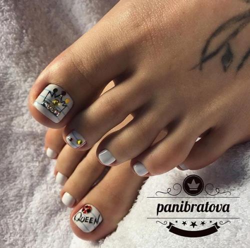 Подборка идей белого педикюра. 04