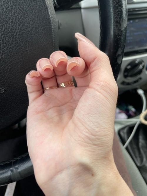 Не стала выражать недовольство, просто сделала выводы мастер работает уже не первый год. 03