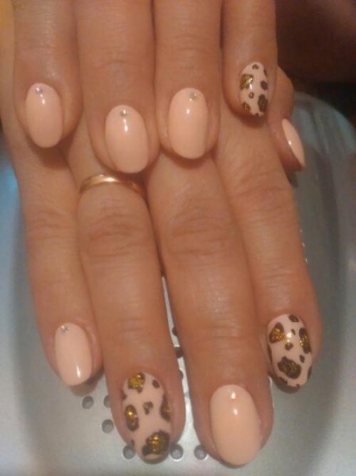 Девочки, работаю в эконом парикмахерской с декабря, людей очень мало. 09