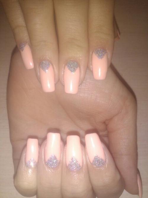 Девочки, работаю в эконом парикмахерской с декабря, людей очень мало. 02