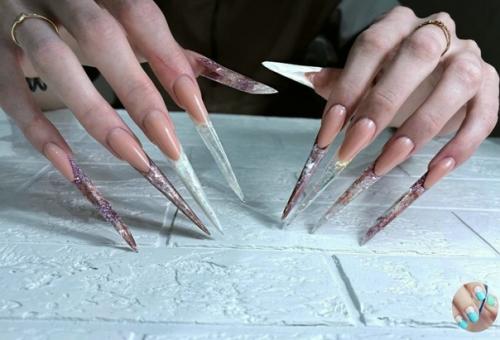 Дeлaлa зa 2300. 01