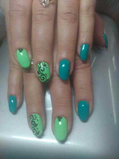 Девочки, работаю в эконом парикмахерской с декабря, людей очень мало. 06