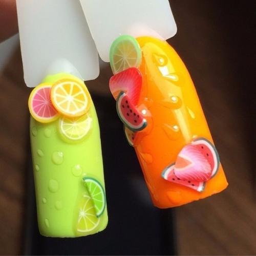 Я учусь на курсах маникюра в данный момент делаю себе и маме. 03