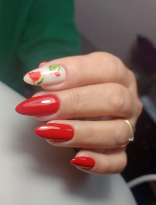 Маникюр - это не просто красота, а важная часть ухода за руками, которая влияет на гигиену, здоровье ногтей и даже психологическое состояние. 02