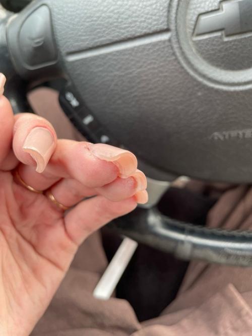 Не стала выражать недовольство, просто сделала выводы мастер работает уже не первый год. 01