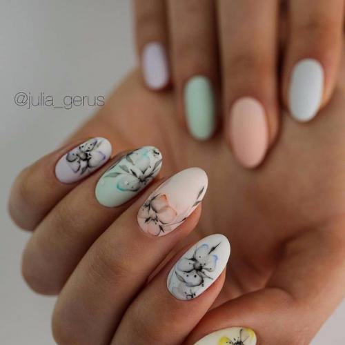 Нежно зеленый в маникюре смотрится исключительно круто. 03