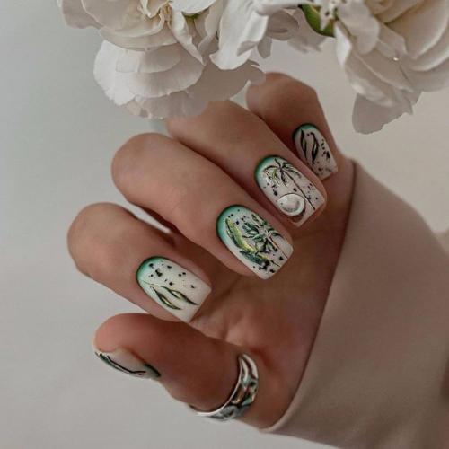 Нежно зеленый в маникюре смотрится исключительно круто. 06