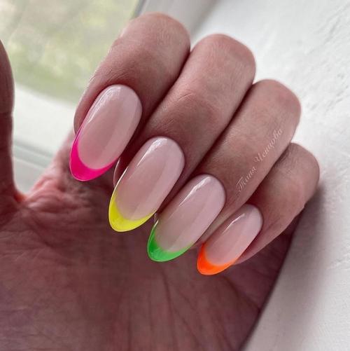 Цветной френч и лунки. 01