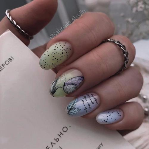 Нежно зеленый в маникюре смотрится исключительно круто. 02