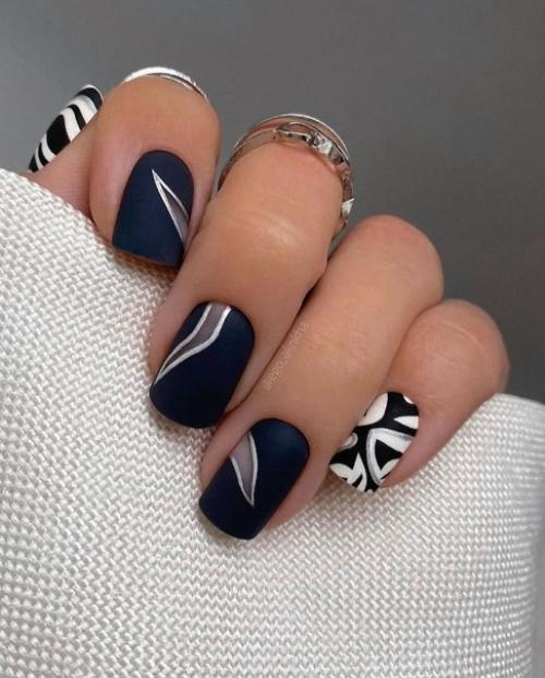 Маникюр в тёмных оттенках. 02