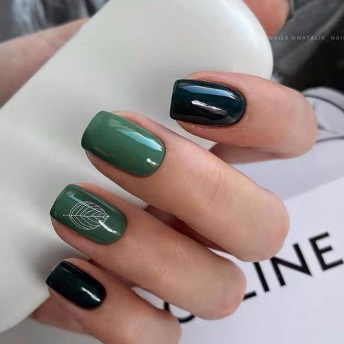 Нежно зеленый в маникюре смотрится исключительно круто. 09