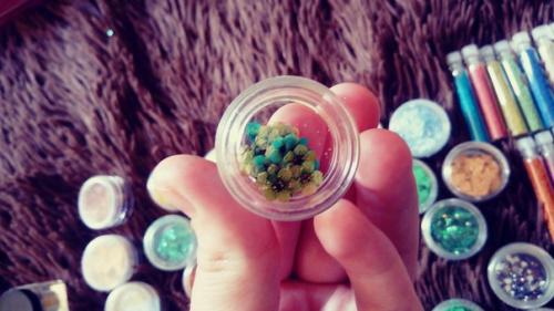 Девочки, SOS?  Подарили мне от такой набор для дизайна. 06