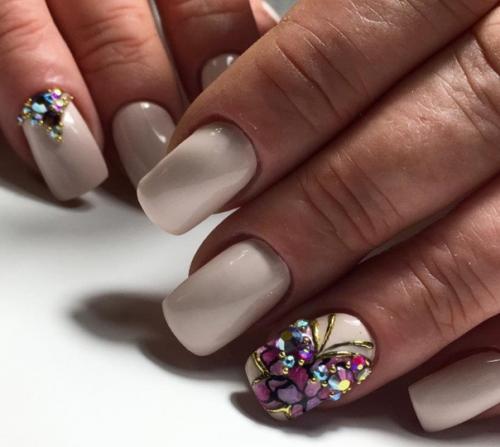 Нарядный маникюр с бабочками и стразами. 02