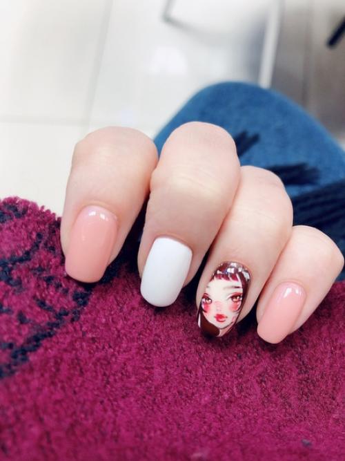 Самоучка, маникюр делаю только себе, думаю вот выучиться чтоли на мастера маникюра. 04