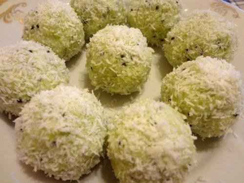 Как сделать домашние Рафаэлло из киви и орехов. 09 Как сделать домашние Рафаэлло из киви и орехов. 09