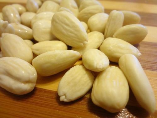 Как сделать домашние Рафаэлло из киви и орехов. 05 Как сделать домашние Рафаэлло из киви и орехов. 05