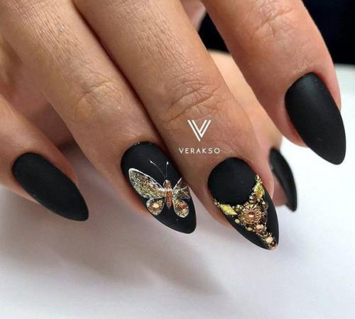 Необычный, красивый маникюр с бабочками. 03