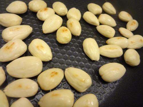 Как сделать домашние Рафаэлло из киви и орехов. 06 Как сделать домашние Рафаэлло из киви и орехов. 06