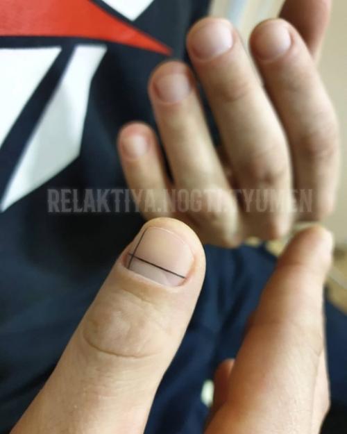 Тюменцы поддержали тренд на мужской маникюр, который задал Юрий дудь. 03