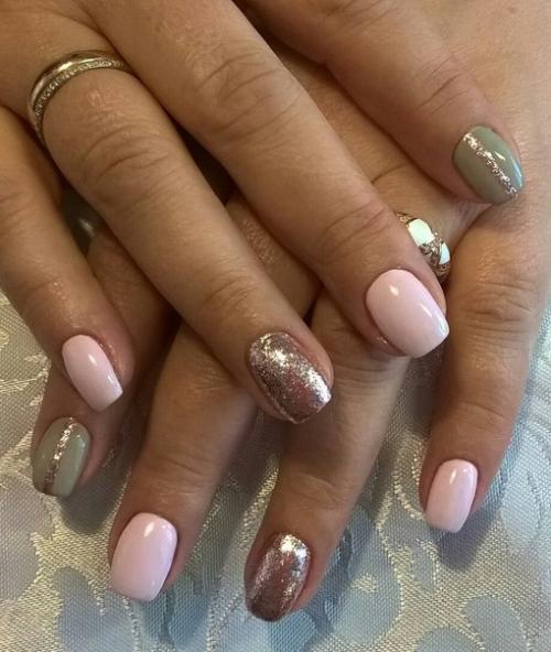 Девочки, подскажите пжлст какой фирмы гельлак розовый с блестками? 01