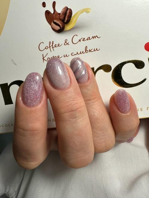 Маникюр - это не просто прихоть или модный аксессуар; это важный аспект ухода за собой, который заслуживает нашего внимания и регулярности. 02