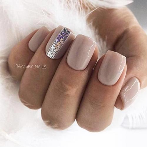 Стильный маникюр в нюдовом цвете. 03